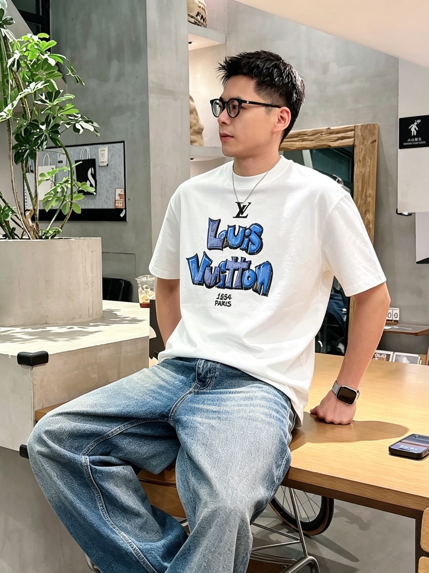 ルイ・ヴィトン「Louis Vuitton」ロゴプリントTシャツ / ショートスリーブ クルーネック