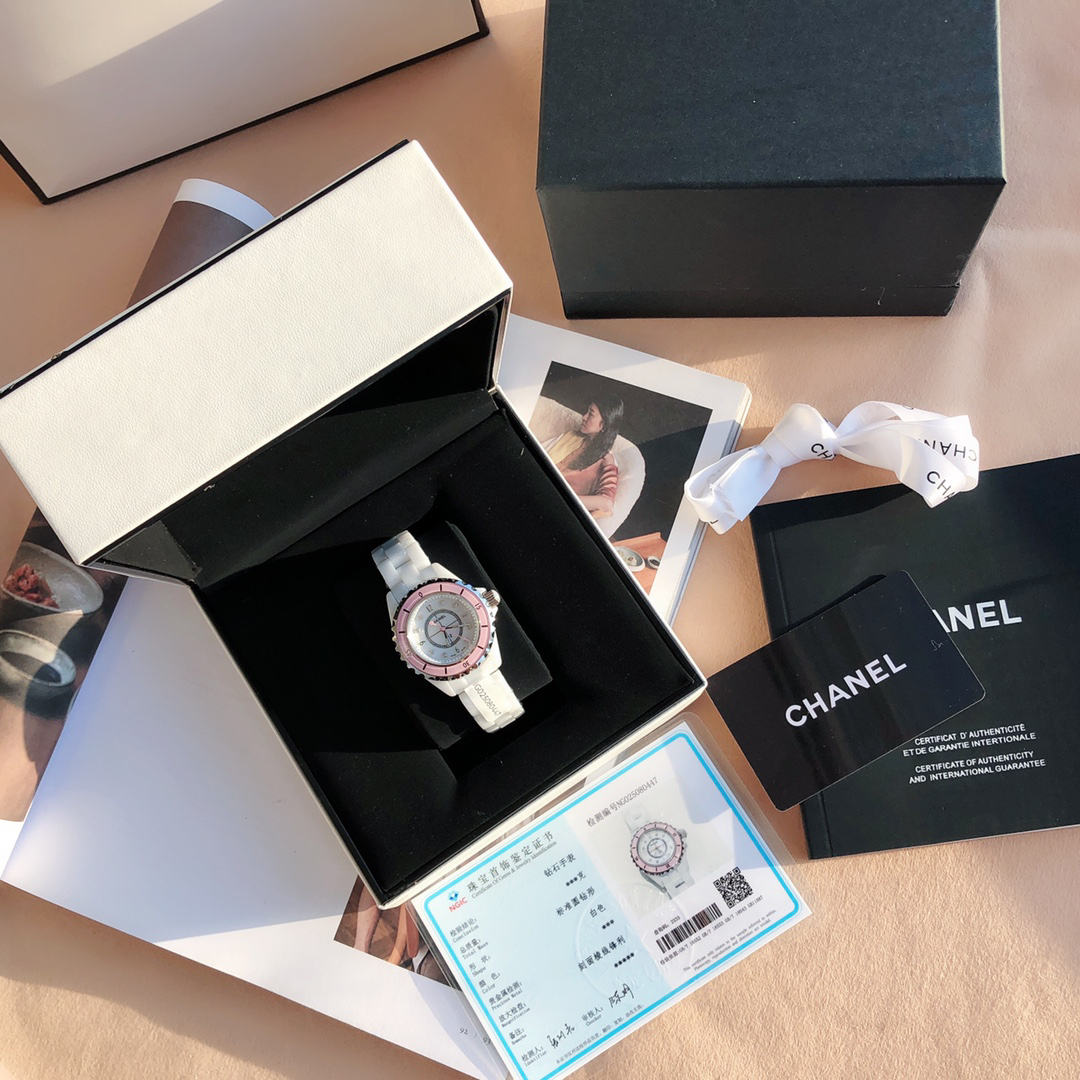 シャネル「Chanel」J12 キャリバー 33MM