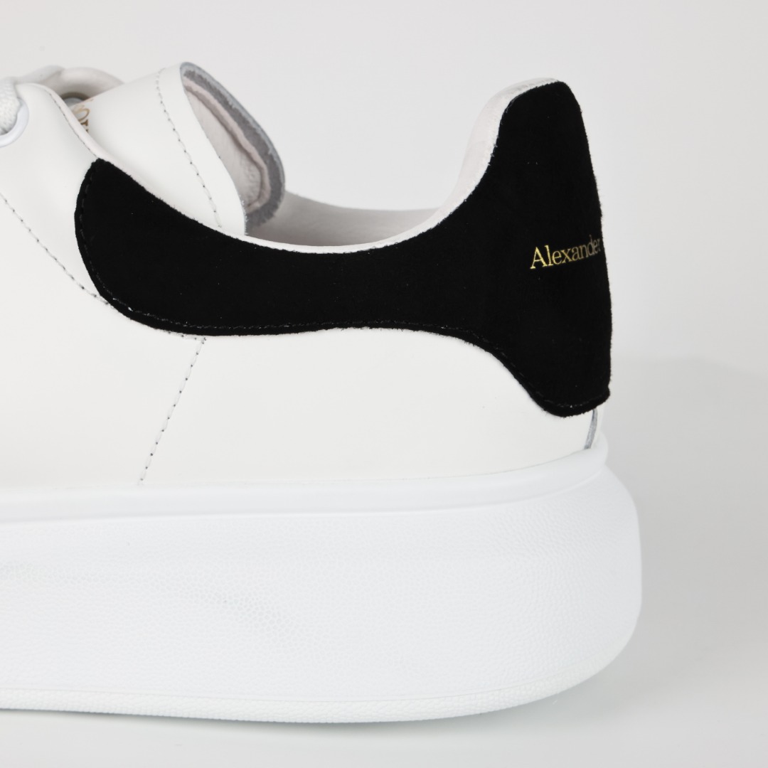 アレキサンダー・マックイーン「Alexander McQueen」アレキサンダーマックイーン オーバーサイズ スニーカー / レザースニーカー
