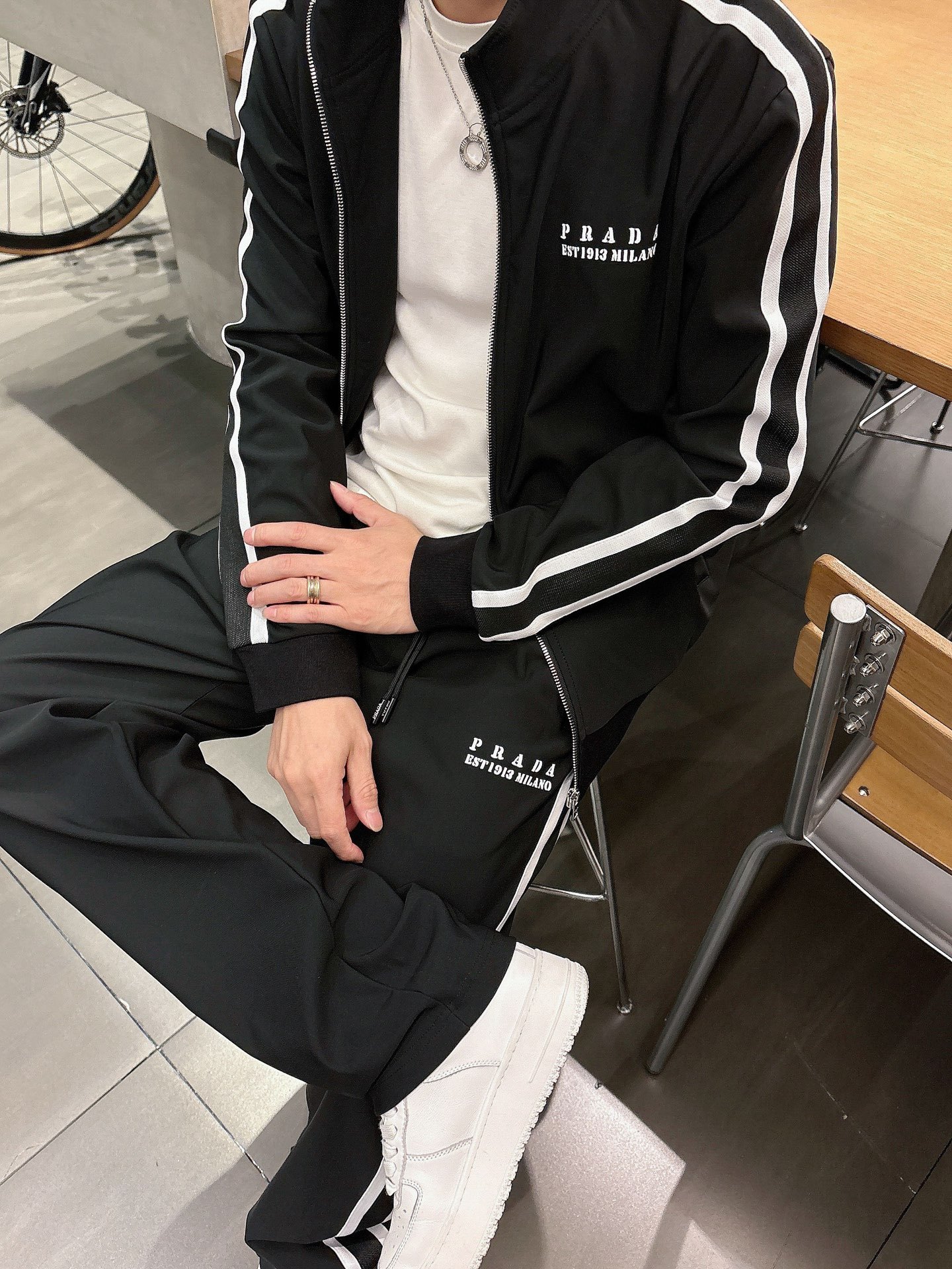 プラダ「Prada」メンズ  カジュアルスポーツセット