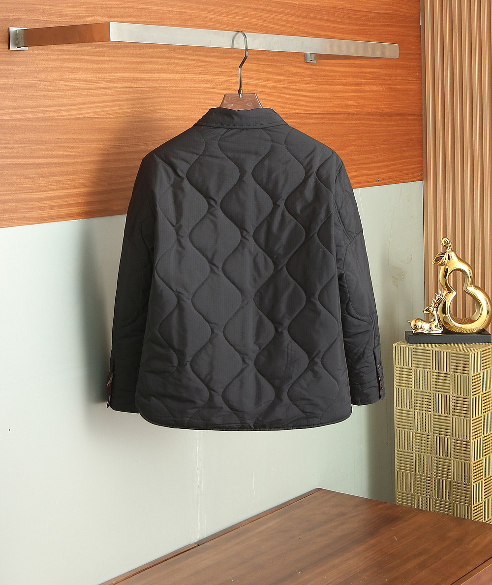 バーバリー「Burberry」秋冬 リバーシブルキルティングジャケット