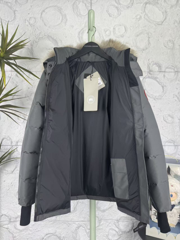カナダグース「Canada Goose」秋冬フード付きダウンコート