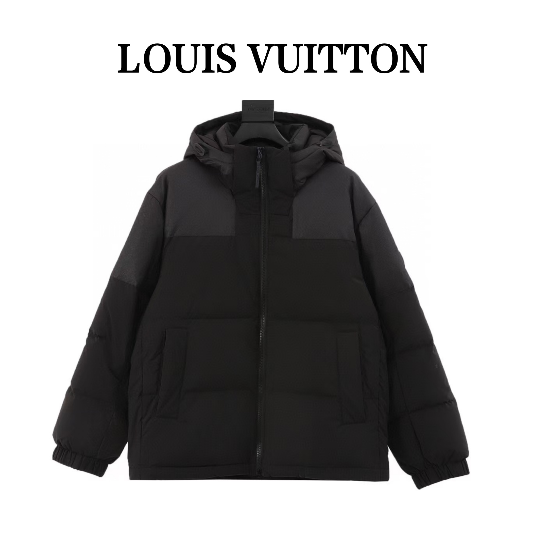 LOUIS VUITTON / ルイ・ヴィトンの袖章付き、暗紋浮彫スプライスダウンジャケット