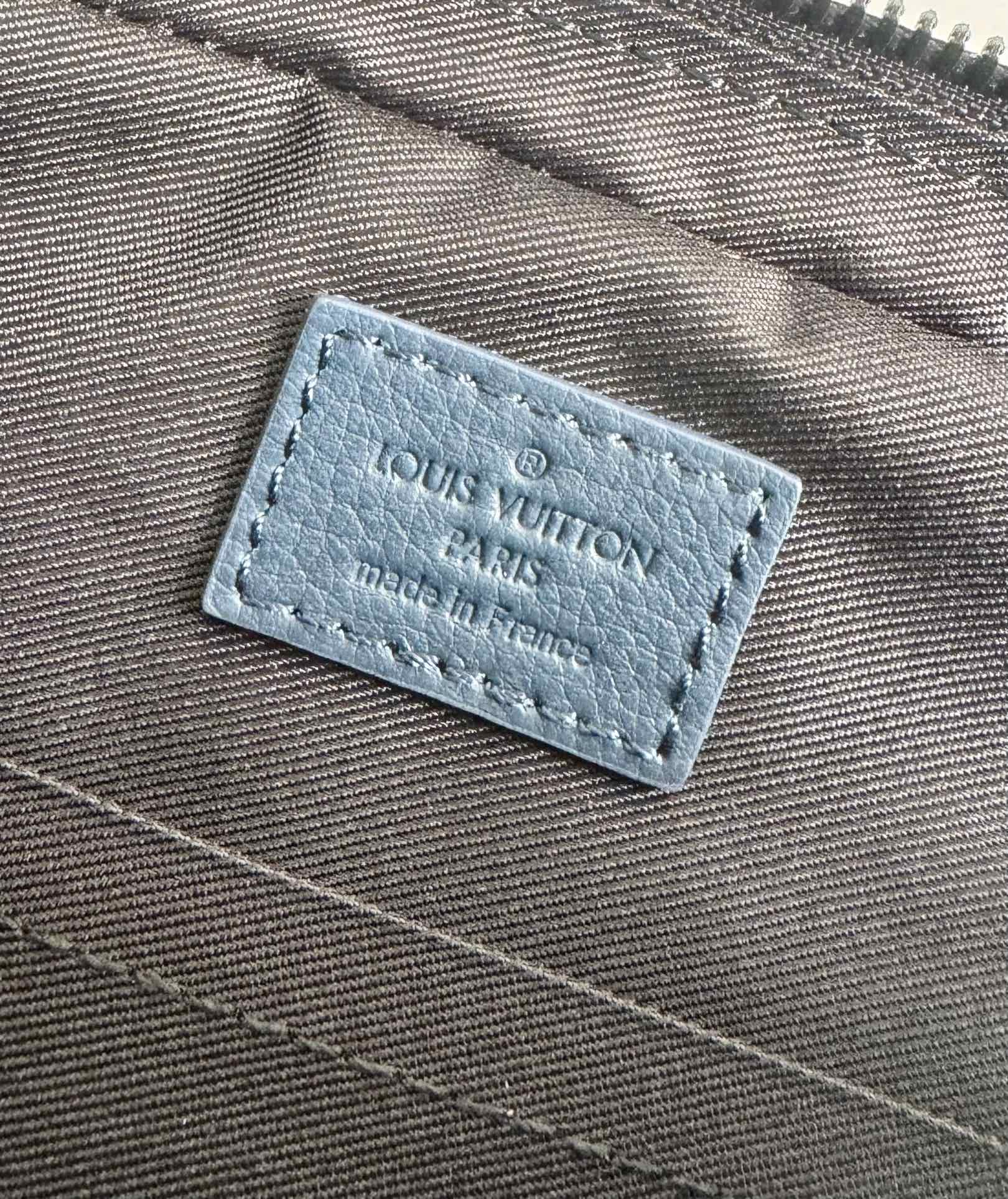ルイ・ヴィトン「Louis Vuitton」スタイリッシュ メッセンジャーバッグ