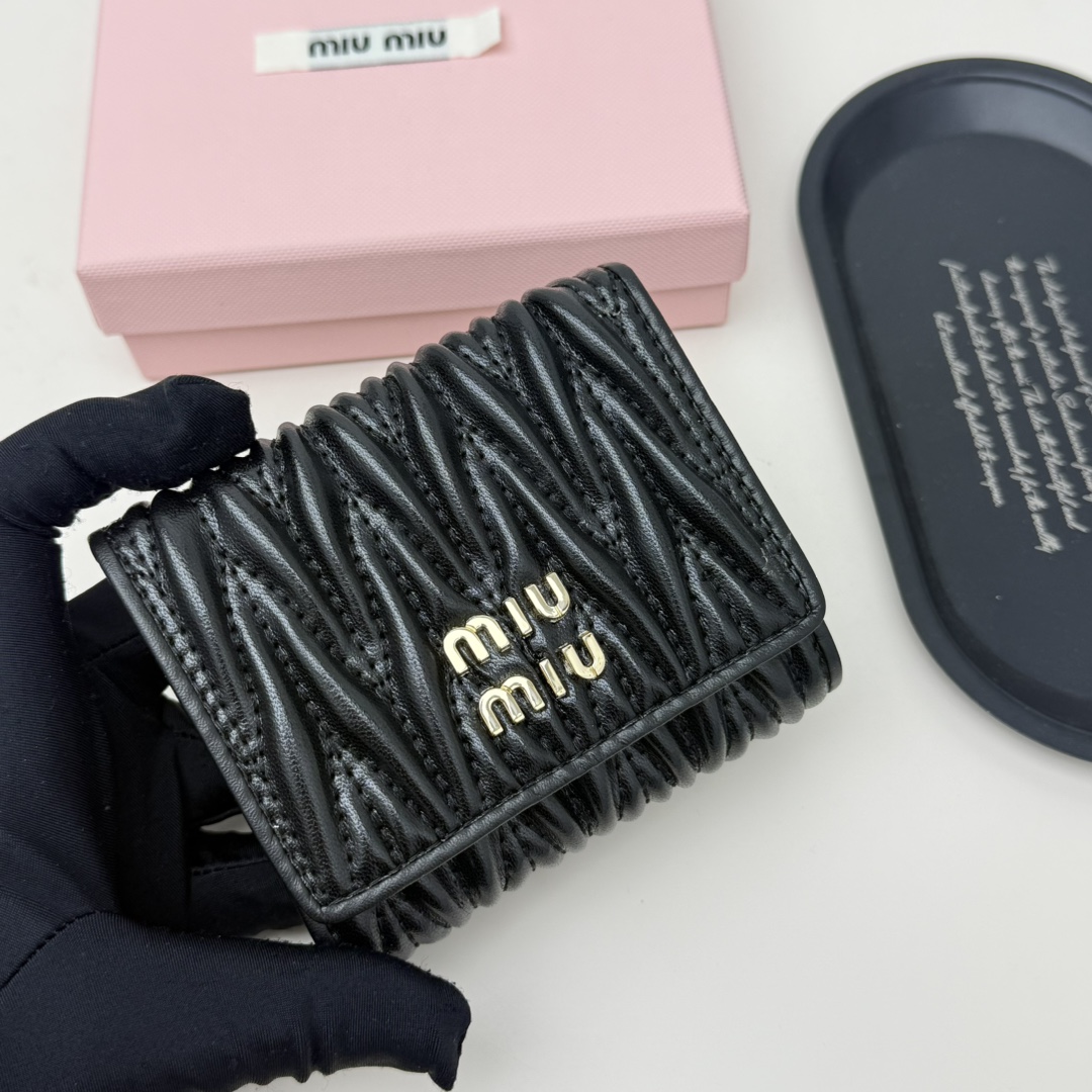 ミュウミュウ「Miu Miu」ミュウミュウ マテラッセ ラムスキン コンパクトバッグ 791 / ショルダーバッグ