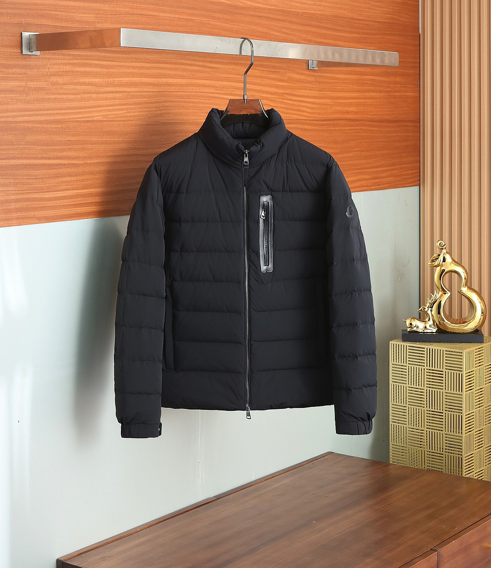 モンクレール「Moncler」秋冬 フード付きダウンジャケット