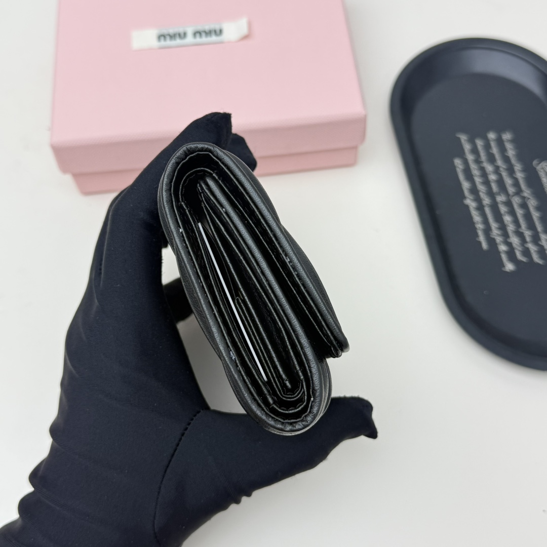 ミュウミュウ「Miu Miu」ミュウミュウ マテラッセ ラムスキン コンパクトバッグ 791 / ショルダーバッグ