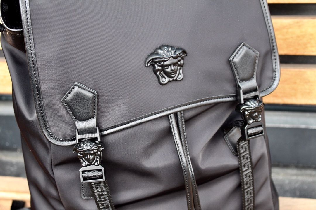 ヴェルサーチ「Versace」メデューサ バックパック