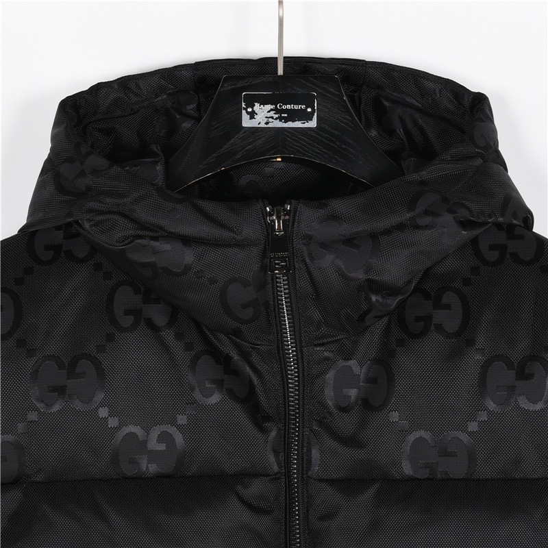 GUCCI / グッチ 24FW の隠し模様のつなぎ合わせジャカード柄のダウンジャケット