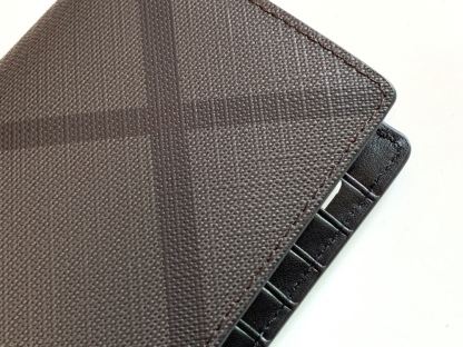 バーバリー「Burberry」London チェック 二つ折り財布