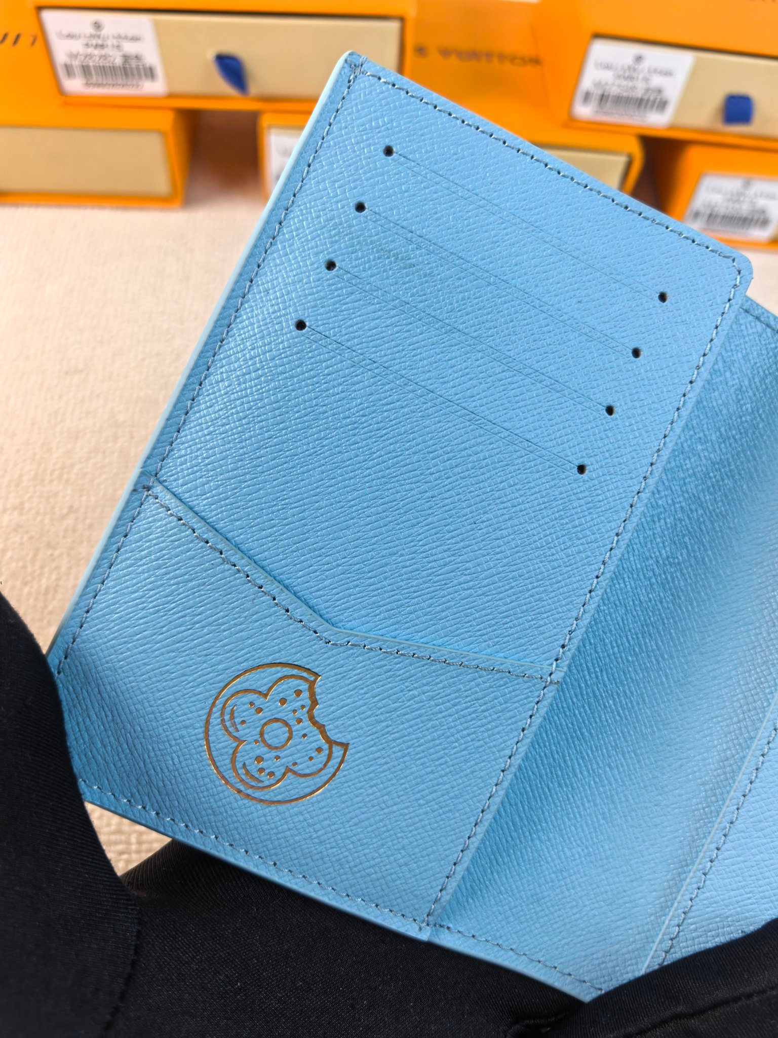 ルイ・ヴィトン「Louis Vuitton」ルイ・ヴィトン パスポートカバー Monogram Donuts M28281 / パスポートケース