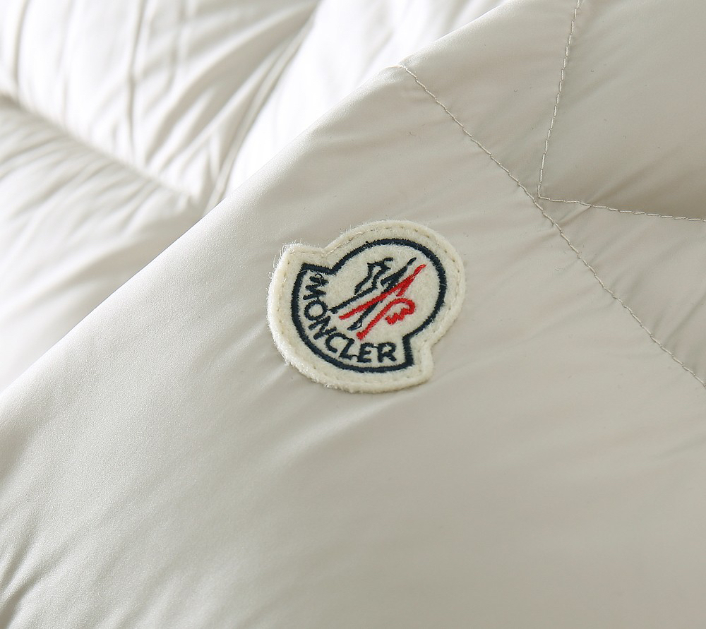 モンクレール「Moncler」秋冬 ダウンジャケット