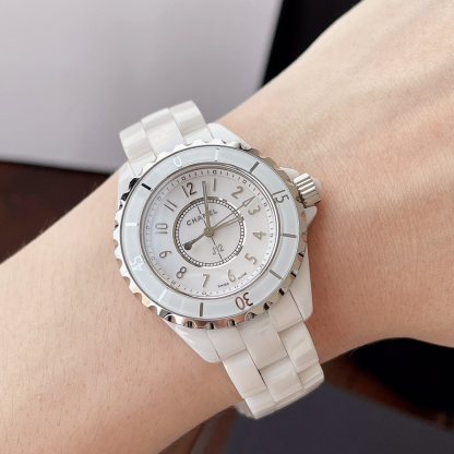 シャネル「Chanel」J12 キャリバー 33MM