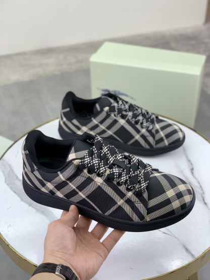 バーバリー「Burberry」バーバリー テラス スニーカー / レザースニーカー