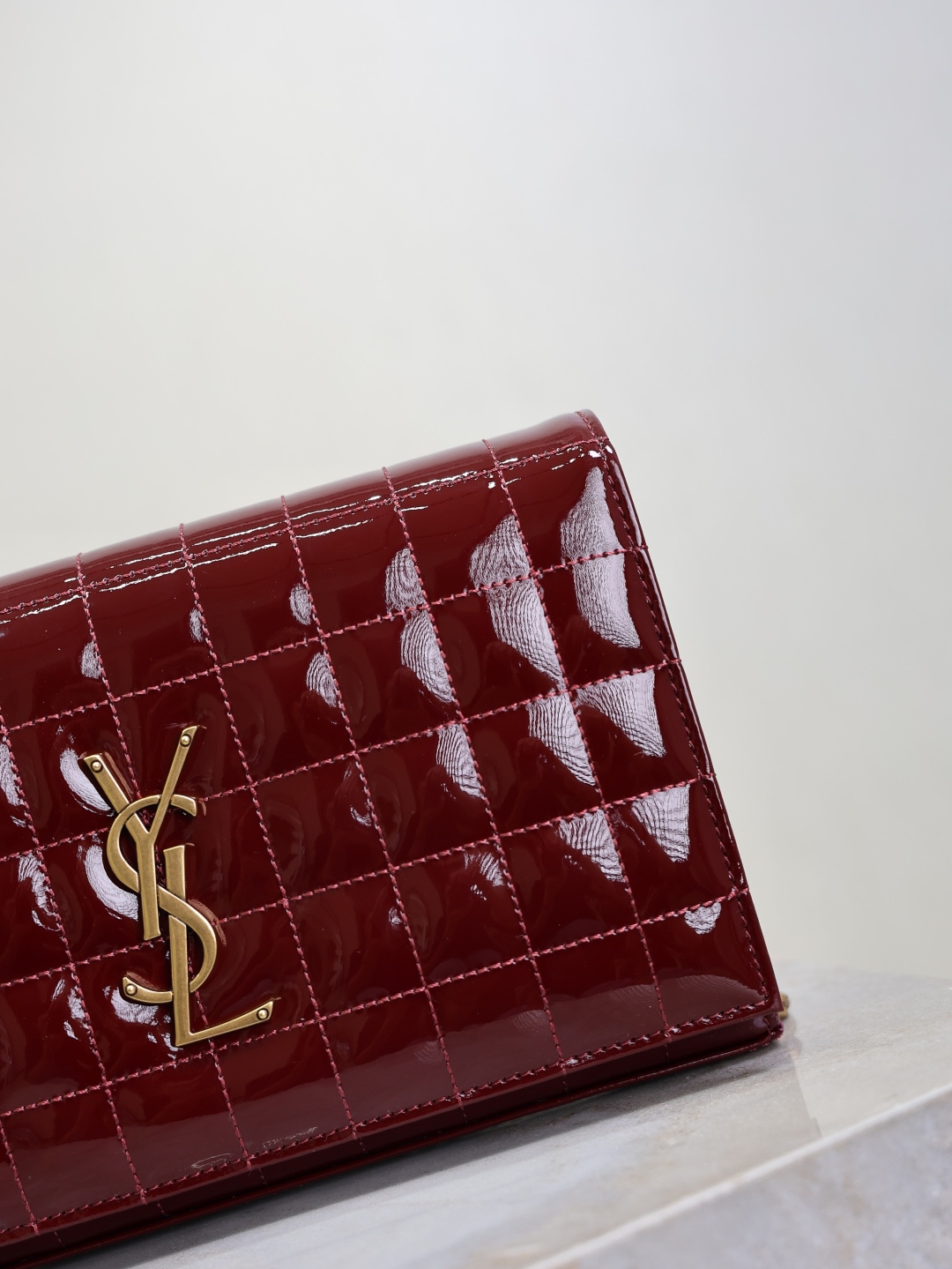 2026サンローラン「SAINT LAURENT CASSANDRE チェーンウォレット（WOC）