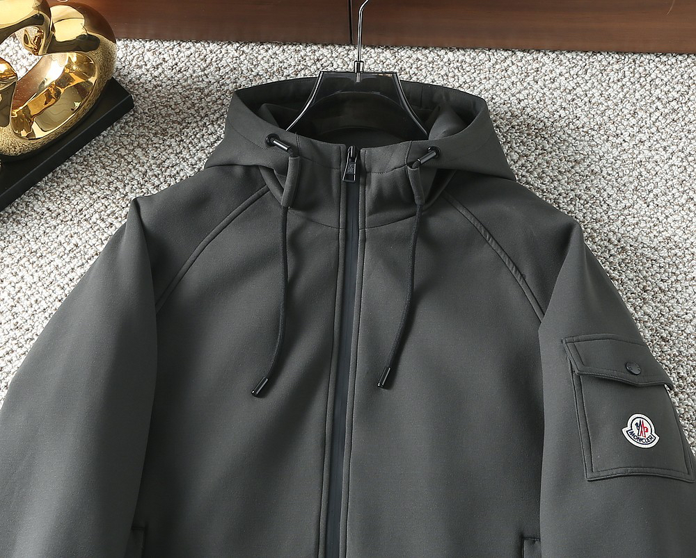 モンクレール「Moncler」秋のフード付きジャケット