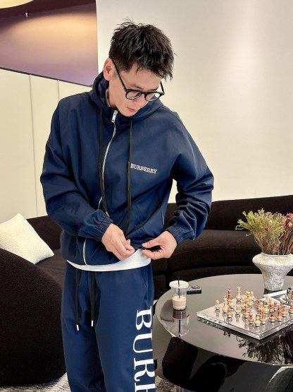 バーバリー「Burberry」秋冬 メンズ  カジュアルスポーツセット