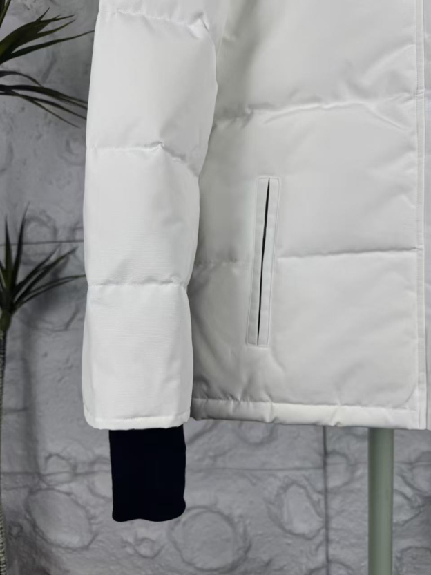 カナダグース「Canada Goose」秋冬フード付きダウンコート