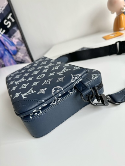 ルイ・ヴィトン「Louis Vuitton」スタイリッシュ メッセンジャーバッグ