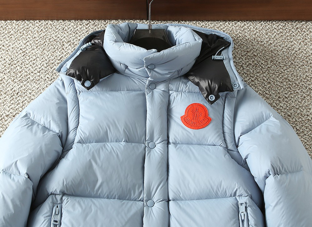 モンクレール「Moncler」秋冬 フード付きダウンジャケット