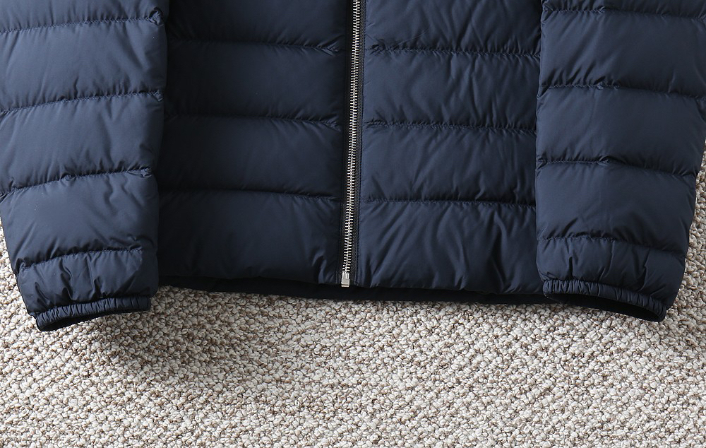 プラダ「Prada」秋冬ダウンジャケット