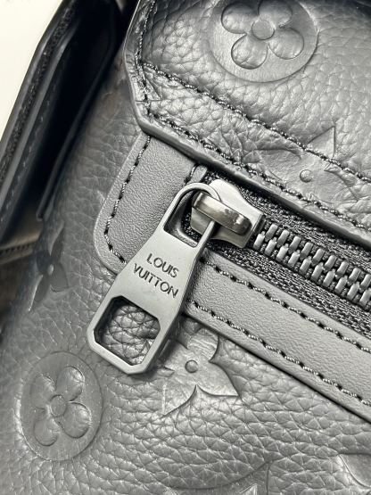 ルイ・ヴィトン「Louis Vuitton」スタイリッシュ メッセンジャーバッグ
