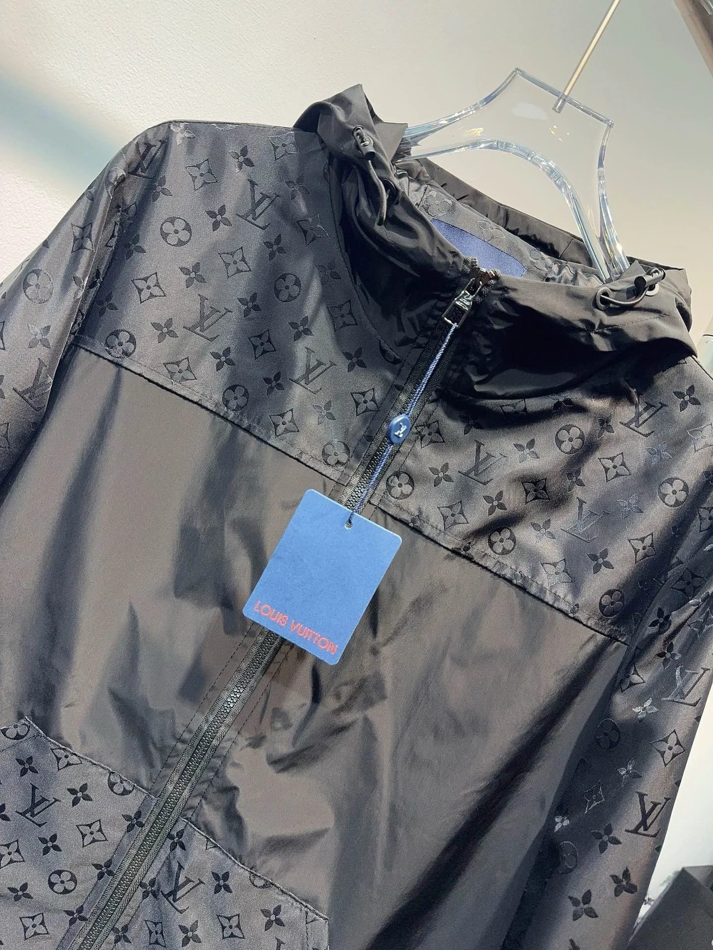 ルイ・ヴィトン「Louis Vuitton」オールオーバージャカード暗紋パネル拼接パーカ／アノラック