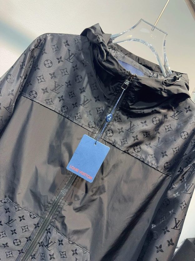 ルイ・ヴィトン「Louis Vuitton」オールオーバージャカード暗紋パネル拼接パーカ／アノラック