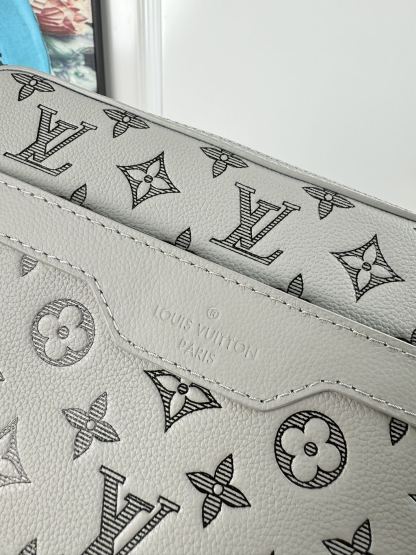 ルイ・ヴィトン「Louis Vuitton」スタイリッシュ メッセンジャーバッグ