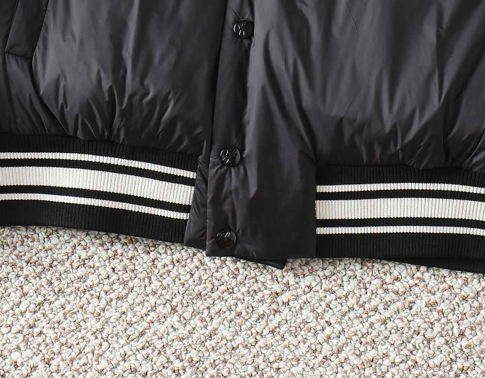 モンクレール「Moncler」秋冬 ダウンジャケット