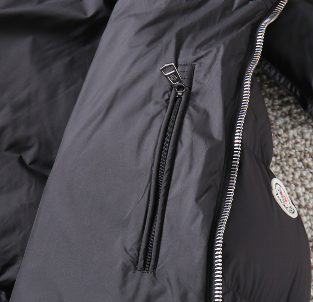 モンクレール「Moncler」秋冬 ダウンジャケット