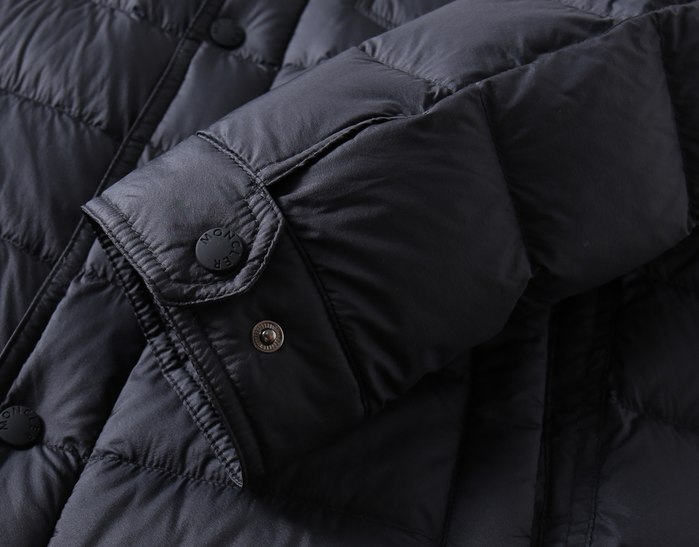 モンクレール「Moncler」秋冬 ダウンジャケット