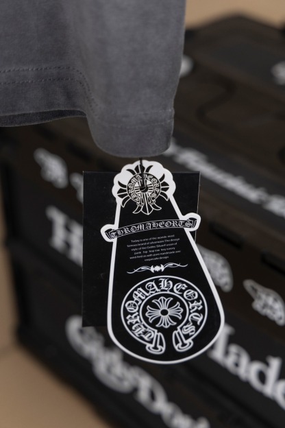 クロムハーツ「Chrome Hearts」サンスクリット3DエンブロイダリーTシャツ