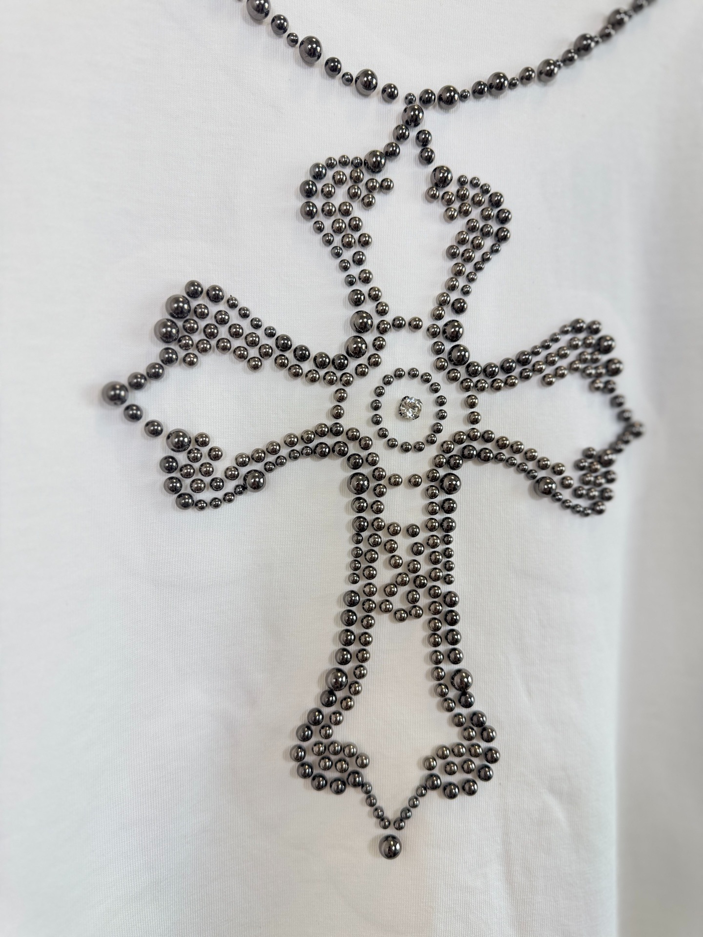 クロムハーツ「Chrome Hearts」ホースシュー＆クロス パールプリント Tシャツ