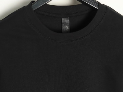 クロムハーツ「Chrome Hearts」レインボークロス オーバーサイズTシャツ