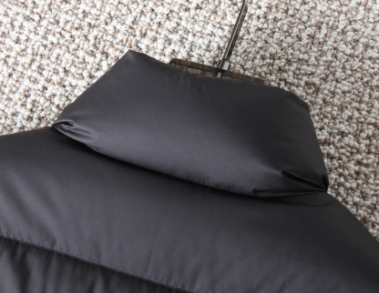 プラダ「Prada」秋冬ダウンジャケット