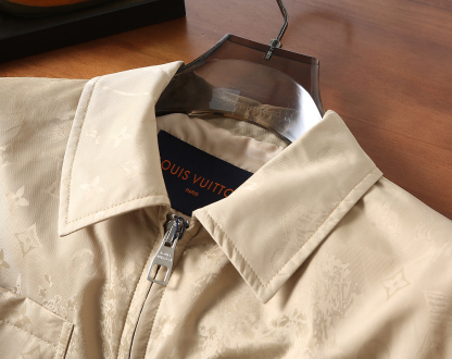 ルイ・ヴィトン「Louis Vuitton」秋冬コレクション クイルテッド ジャケット