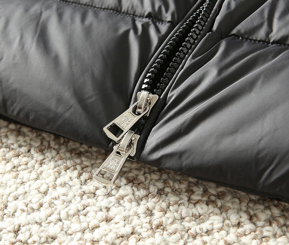 モンクレール「Moncler」秋冬 ニット調ダウンジャケット