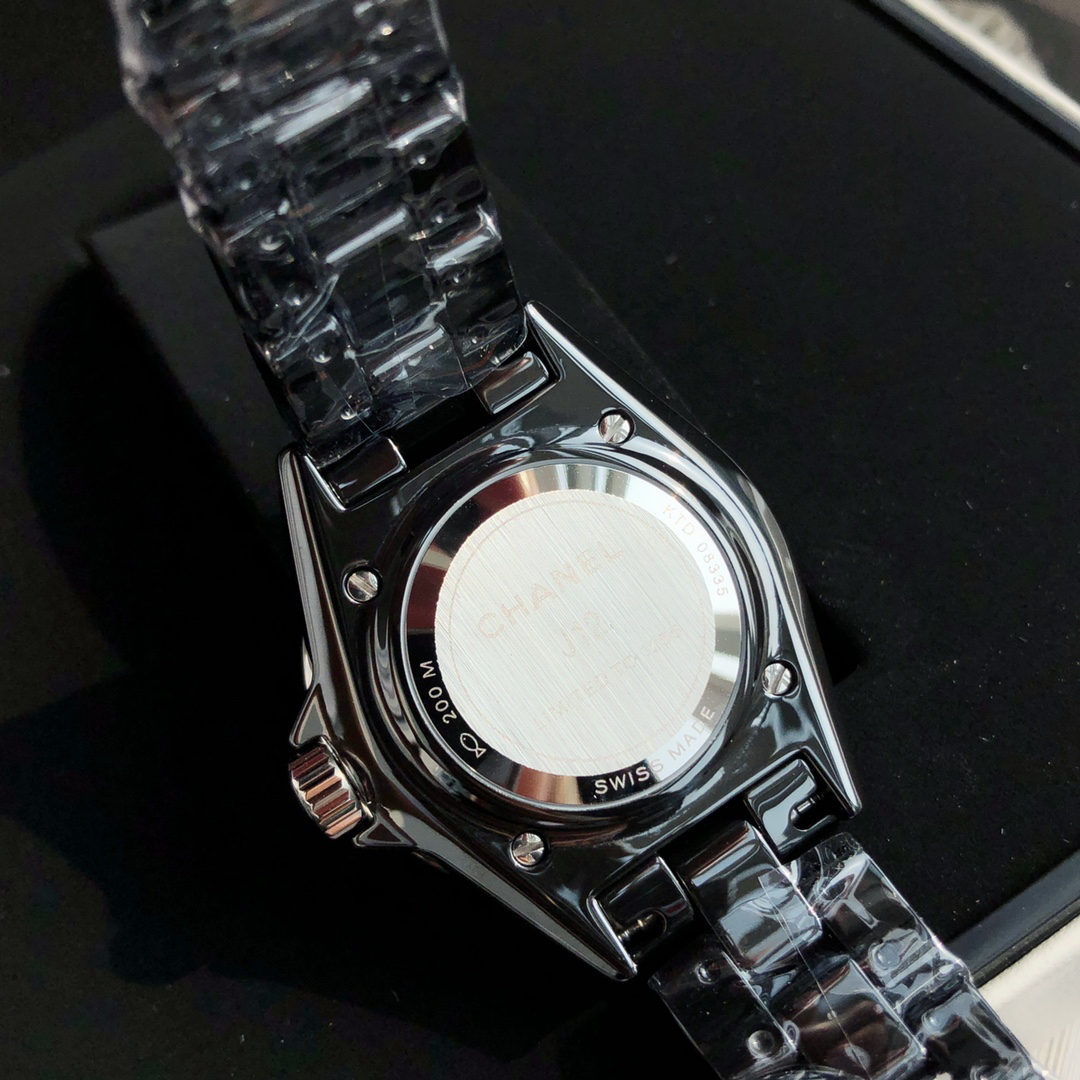 シャネル「Chanel」J12 キャリバー 33MM