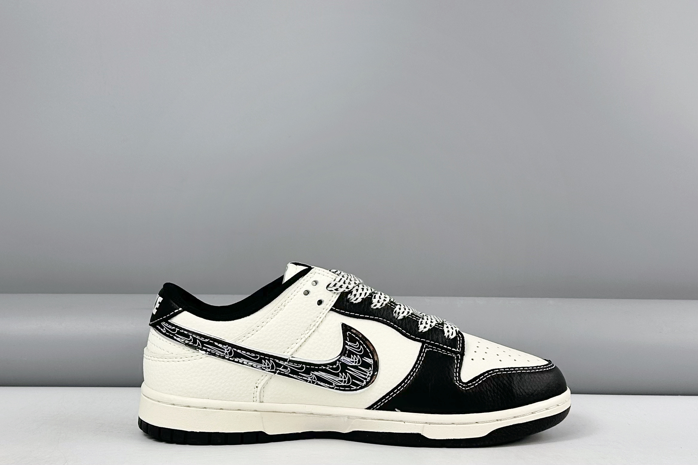 ナイキ「Nike」ク ロー カジュアルスニーカー