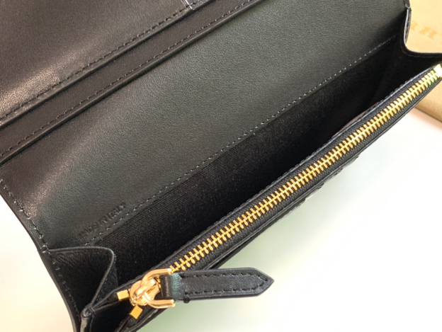 バーバリー「Burberry」London チェック 二つ折り財布
