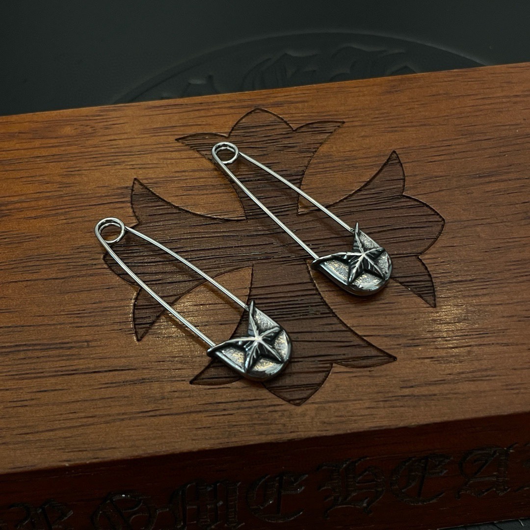 クロムハーツ「Chrome Hearts」クロムハーツ ハンドメイドピンスタッドピアス S925 アンティークシルバー ピアス