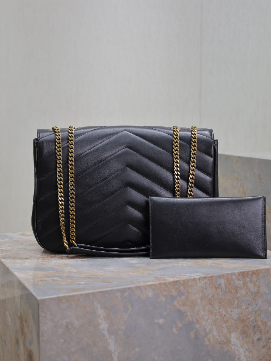 2026サンローラン「Saint Laurent LOULOU グラン マトラッセラムスキン ショルダーバッグ