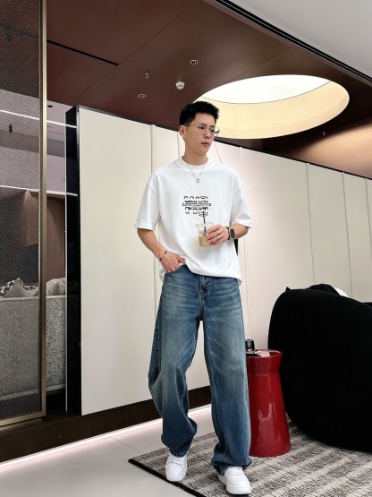 ジバンシィ「Givenchy」ジバンシィ ロゴプリントTシャツ / ショートスリーブ クルーネック