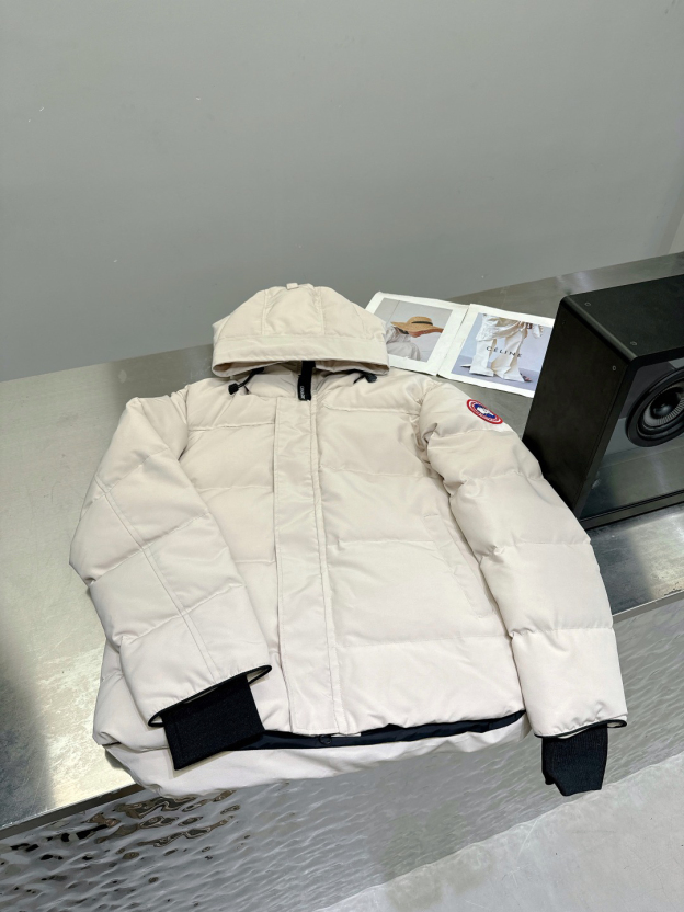 カナダグース「Canada Goose」秋冬フード付きダウンコート