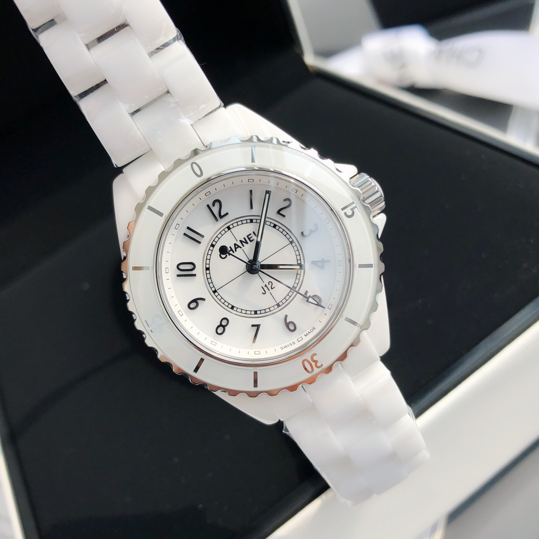シャネル「Chanel」J12 キャリバー 33MM