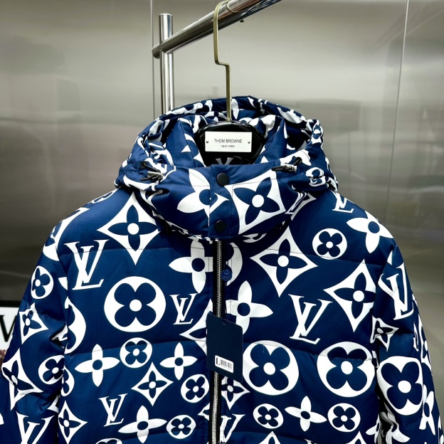 ルイ・ヴィトン「Louis Vuitton」秋冬フード付きダウンジャケット