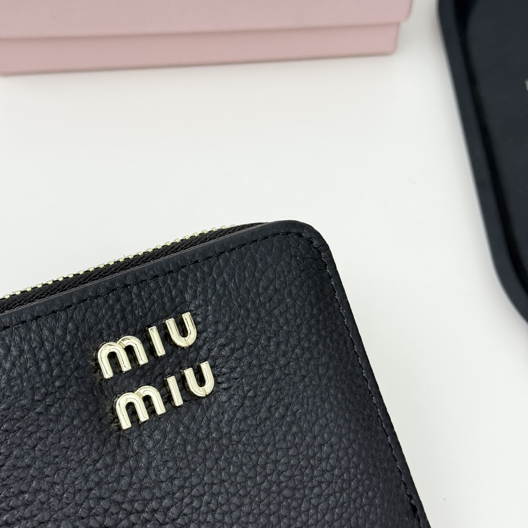 ミュウミュウ「Miu Miu」ミュウミュウ マテラッセ ラムスキン コンパクトバッグ 791 / ショルダーバッグ