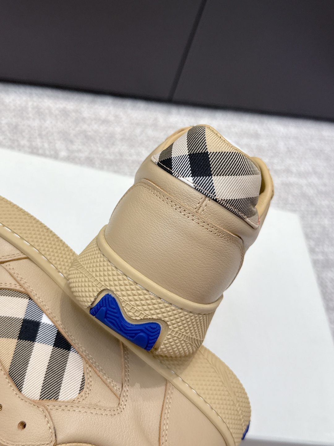 バーバリー「Burberry」バーバリー テラス スニーカー / レザースニーカー