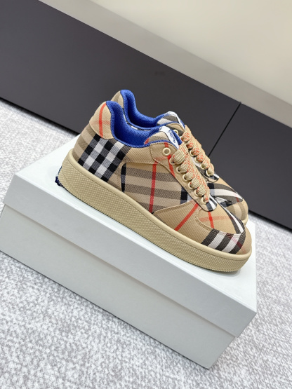 バーバリー「Burberry」バーバリー テラス スニーカー / レザースニーカー